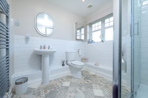 En-suite- click for photo gallery